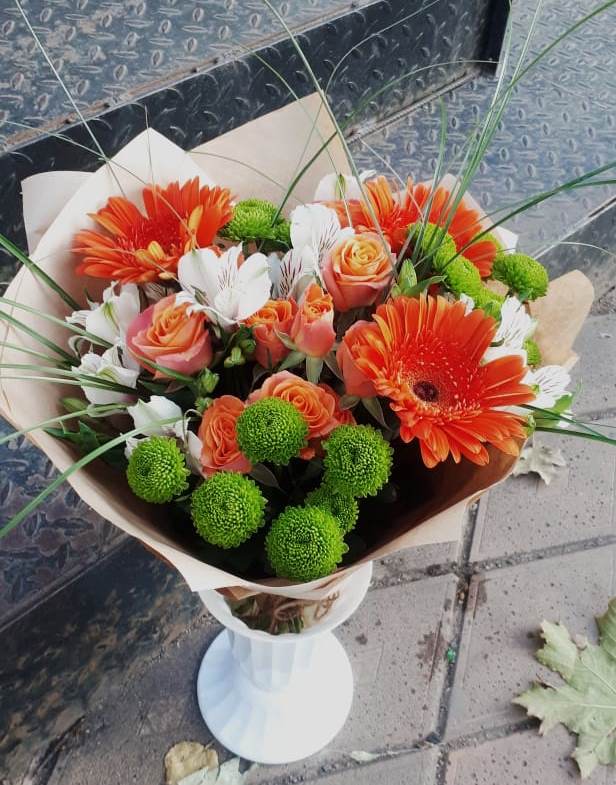 Букет цветов из: Герберы, Хризантемы, Альстромерии и Розы в Дмитриевке