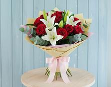 Букет цветов из:  Лилии и Розы в Дмитриевке