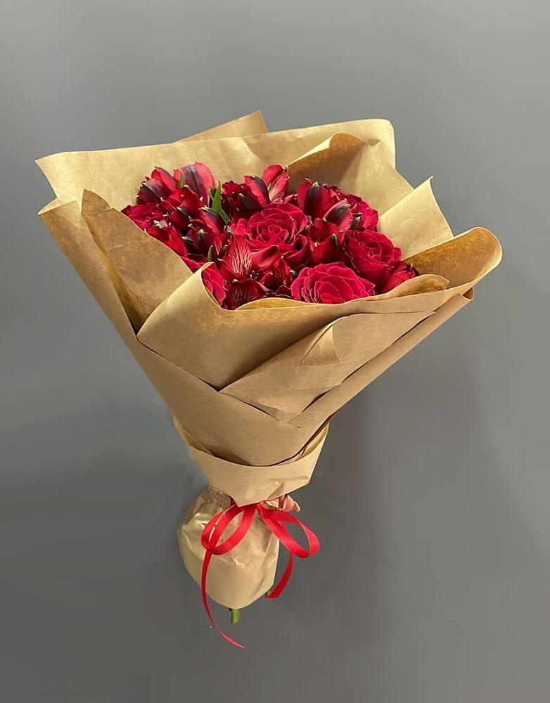 Букет цветов из: Альстромерии и Розы в Дмитриевке