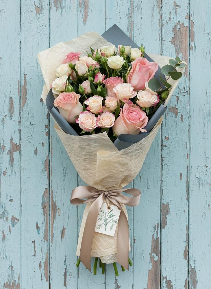 Букет цветов из: Розы в Дмитриевке