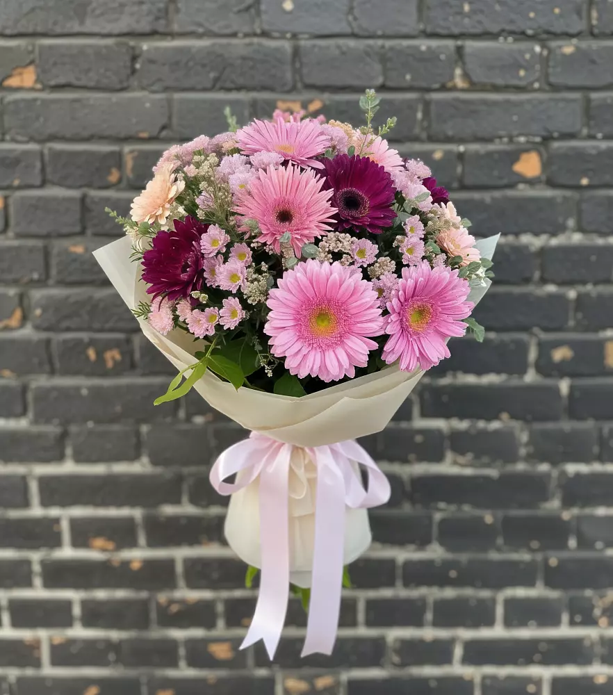 Букет цветов из: Герберы и Хризантемы в Дмитриевке
