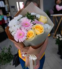 Букет цветов из:  Герберы, Розы и Хризантемы в Дмитриевке
