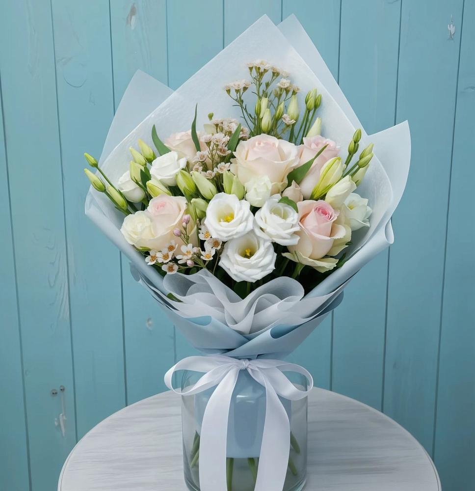 Букет цветов из: Розы и Лизиантусы в Дмитриевке