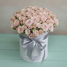 Цветочная композиция из Розы в шляпной коробке в Дмитриевке