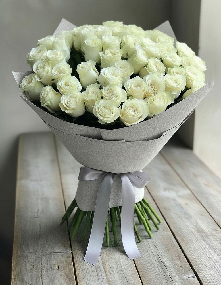 Букет 35 Белых роз в Дмитриевке