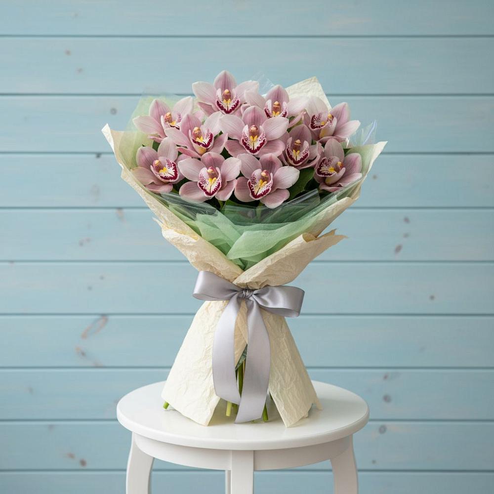 Букет цветов из: Орхидеи и Розы в Дмитриевке