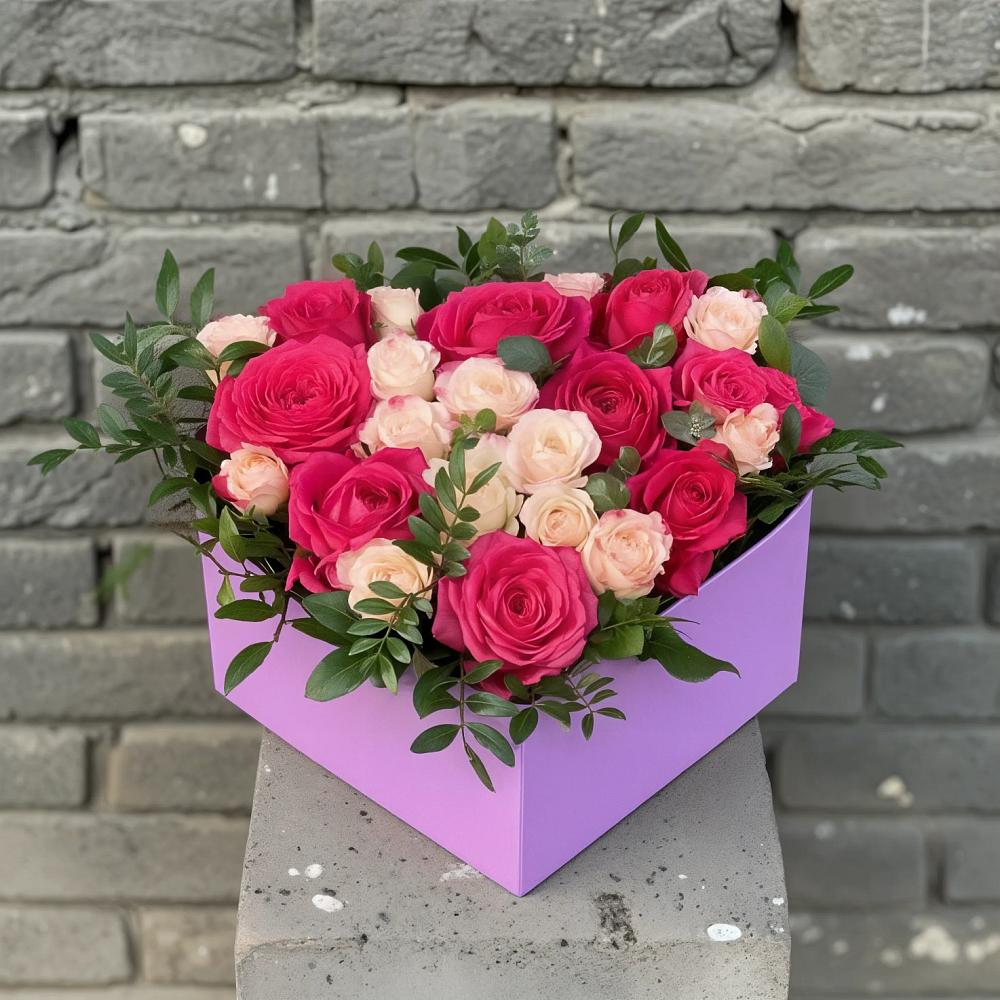 Цветочная композиция из Розы в коробке в Дмитриевке