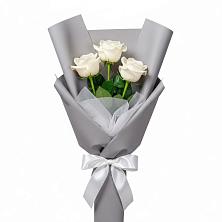 Букет 3 белые розы в Дмитриевке