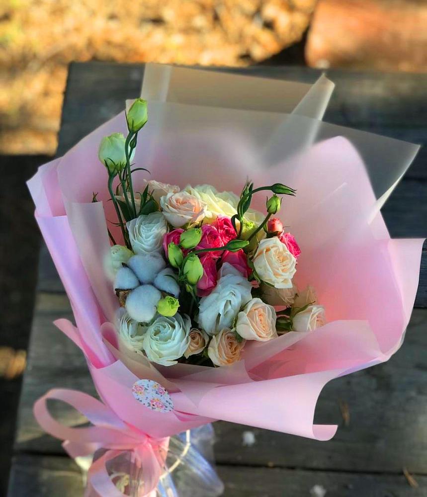 Букет цветов из: Розы и Лизиантусы в Дмитриевке