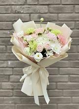Букет цветов из:  Гвоздики, Розы, Лизиантусы и Хризантемы в Дмитриевке
