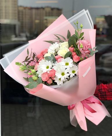 Букет цветов из: Розы, Лизиантусы и Хризантемы в Дмитриевке