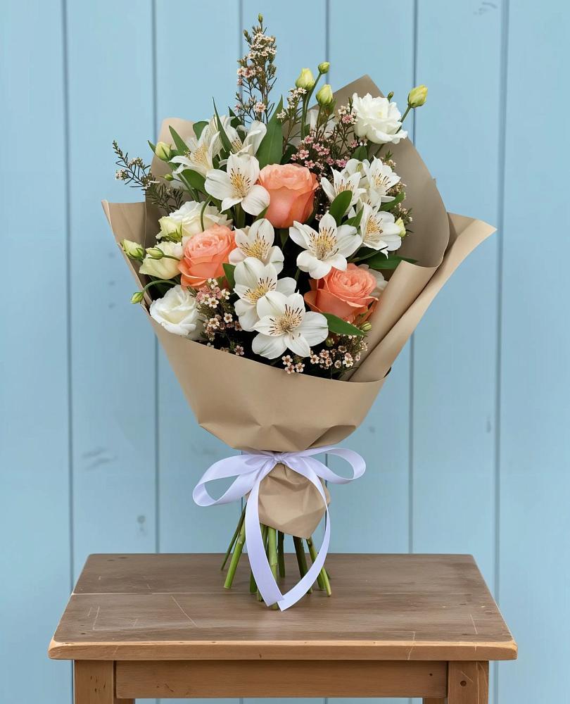 Букет цветов из: Альстромерии, Лизиантусы, Розы и Хризантемы в Дмитриевке