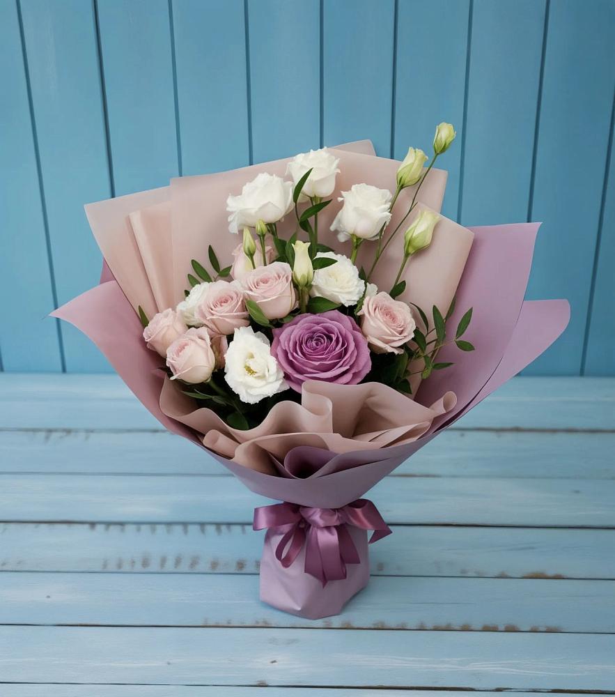 Букет цветов из: Розы и Лизиантусы в Дмитриевке