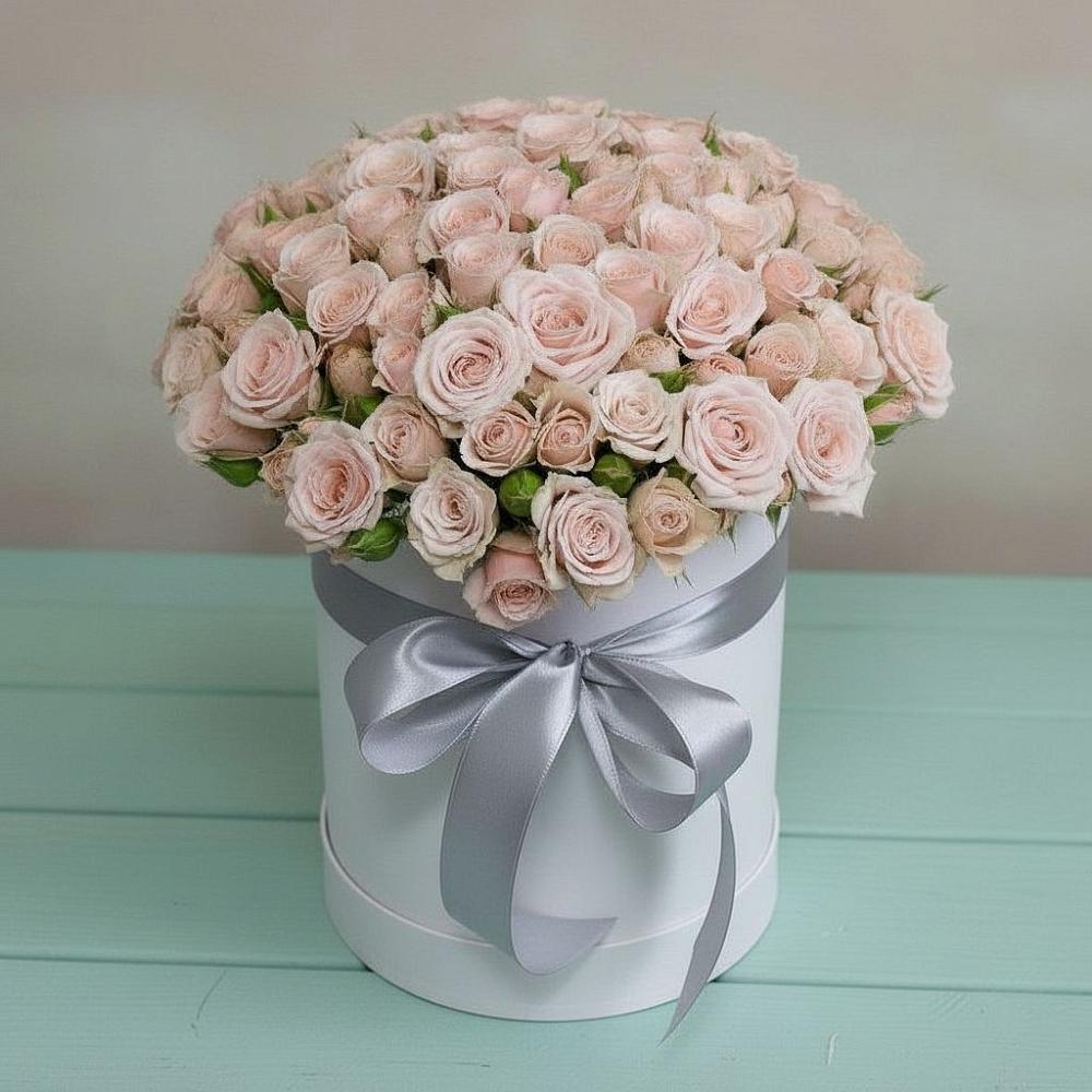 Цветочная композиция из Розы в шляпной коробке в Дмитриевке